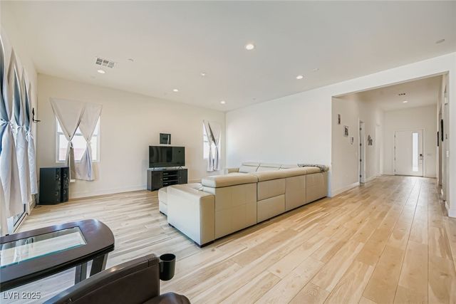 5714 Kings Bluff Avenue, Las Vegas, NV 89131