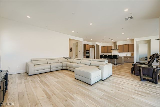 5714 Kings Bluff Avenue, Las Vegas, NV 89131