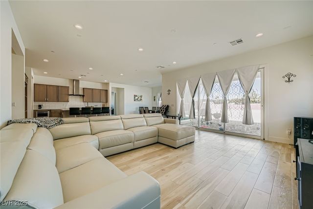 5714 Kings Bluff Avenue, Las Vegas, NV 89131