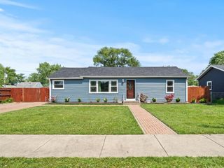 7937 Lotus Avenue, Burbank, IL 60459