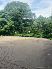 539 Fairway Road, Orange, CT 06477