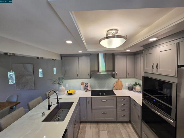 1124 Singingwood Ct 2, Walnut Creek, CA 94595