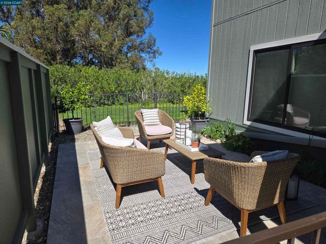 1124 Singingwood Ct 2, Walnut Creek, CA 94595