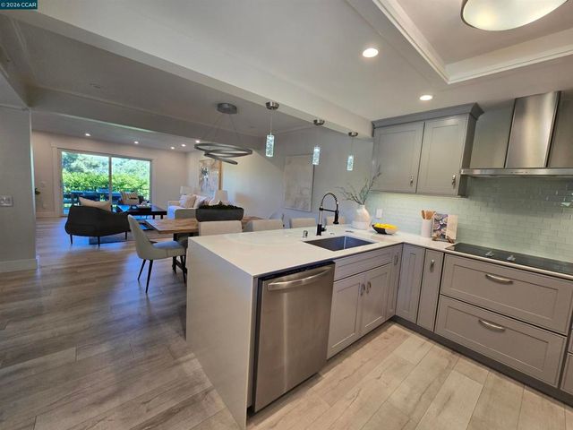 1124 Singingwood Ct 2, Walnut Creek, CA 94595