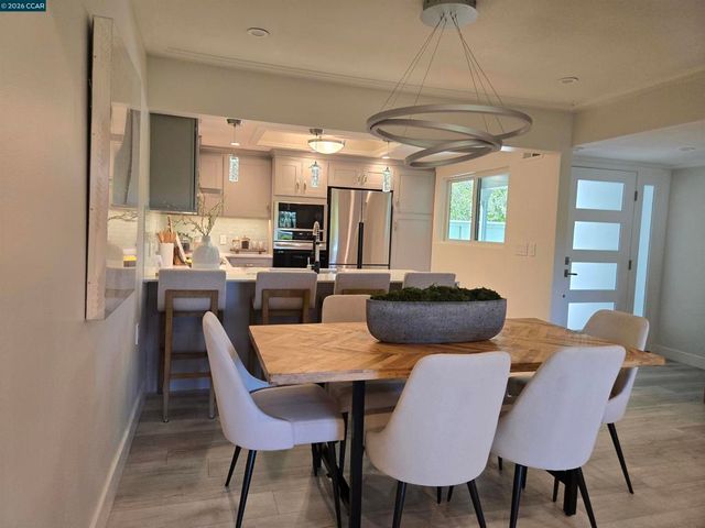 1124 Singingwood Ct 2, Walnut Creek, CA 94595