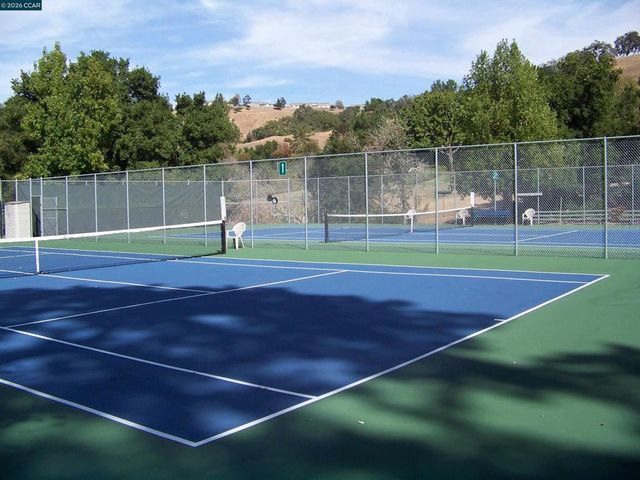 1124 Singingwood Ct 2, Walnut Creek, CA 94595