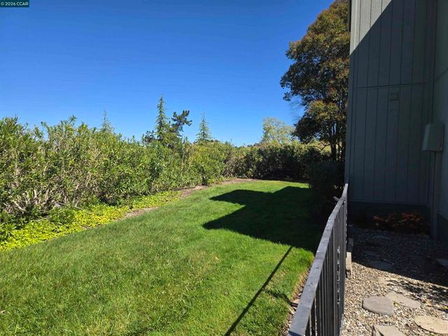 1124 Singingwood Ct 2, Walnut Creek, CA 94595