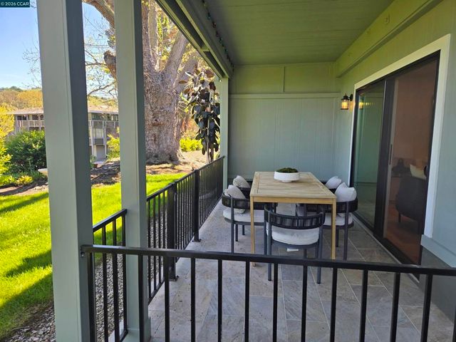 1124 Singingwood Ct 2, Walnut Creek, CA 94595