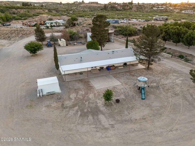 220 Squirrel Road, Las Cruces, NM 88007
