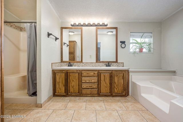 220 Squirrel Road, Las Cruces, NM 88007