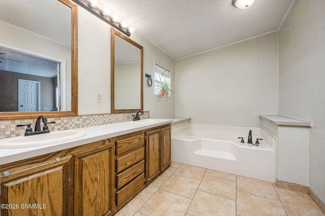 220 Squirrel Road, Las Cruces, NM 88007