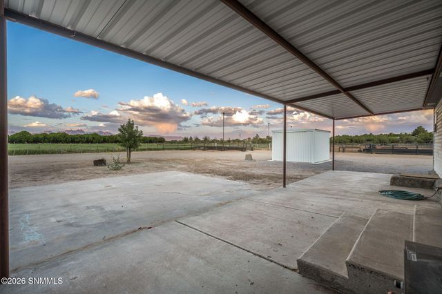 220 Squirrel Road, Las Cruces, NM 88007