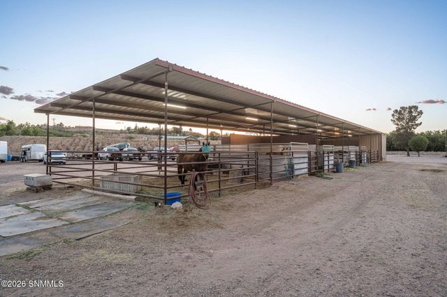 220 Squirrel Road, Las Cruces, NM 88007
