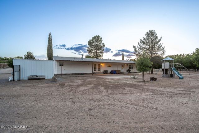 220 Squirrel Road, Las Cruces, NM 88007