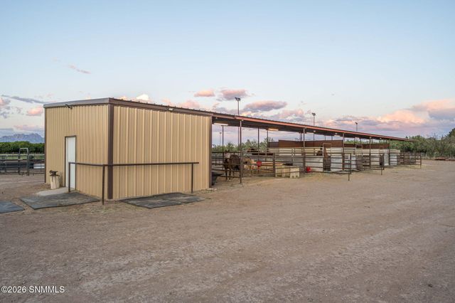220 Squirrel Road, Las Cruces, NM 88007