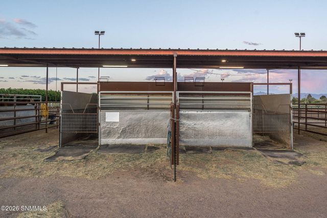 220 Squirrel Road, Las Cruces, NM 88007