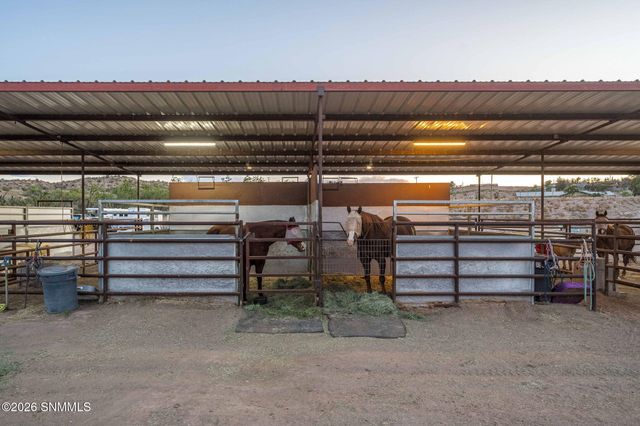 220 Squirrel Road, Las Cruces, NM 88007
