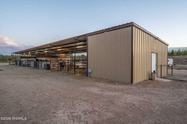 220 Squirrel Road, Las Cruces, NM 88007
