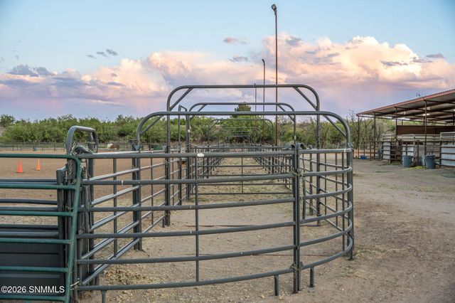 220 Squirrel Road, Las Cruces, NM 88007