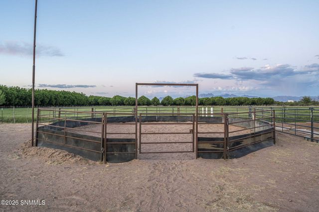 220 Squirrel Road, Las Cruces, NM 88007