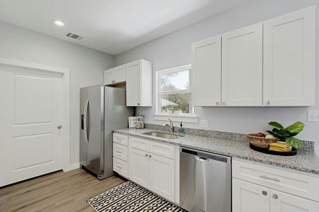 14922 Running Deer TRL, Austin, TX 78734