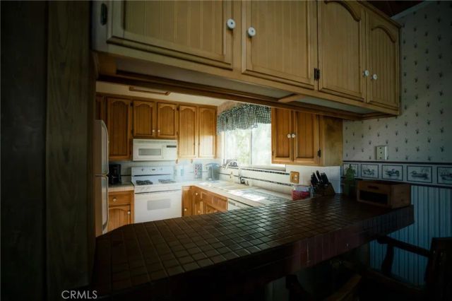 1239 Yosemite, Lake Arrowhead, CA 92352