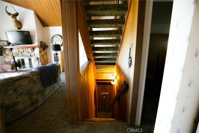 1239 Yosemite, Lake Arrowhead, CA 92352