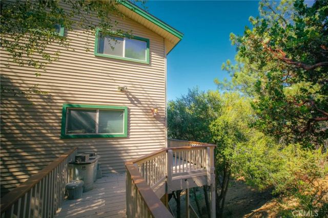1239 Yosemite, Lake Arrowhead, CA 92352