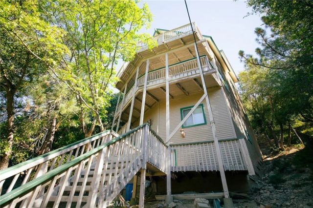 1239 Yosemite, Lake Arrowhead, CA 92352