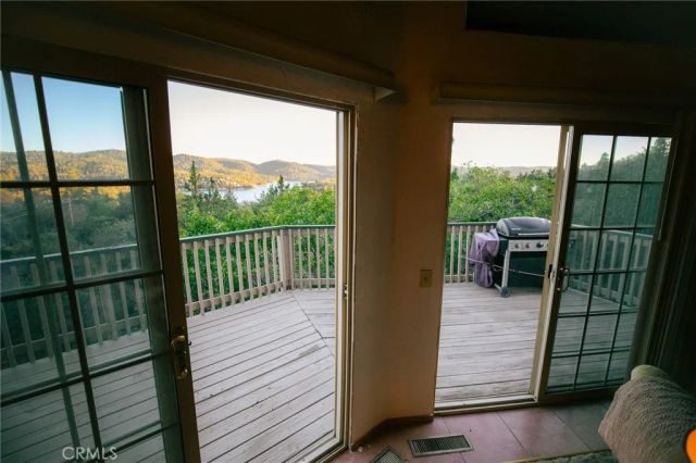 1239 Yosemite, Lake Arrowhead, CA 92352
