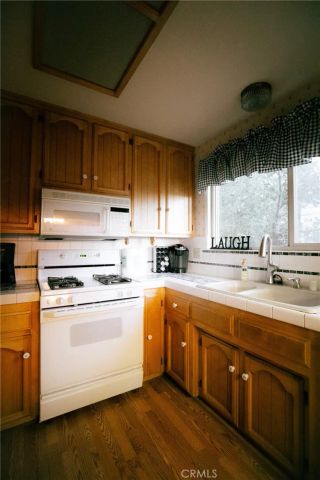 1239 Yosemite, Lake Arrowhead, CA 92352