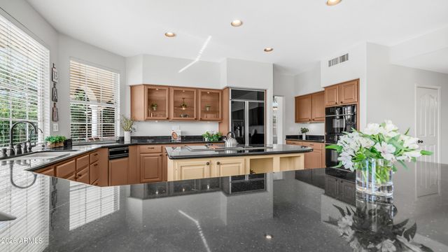 1467 E AMBERWOOD Drive, Phoenix, AZ 85048