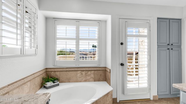 1467 E AMBERWOOD Drive, Phoenix, AZ 85048