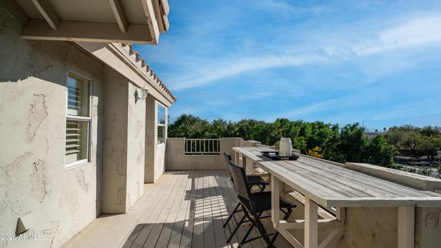 1467 E AMBERWOOD Drive, Phoenix, AZ 85048