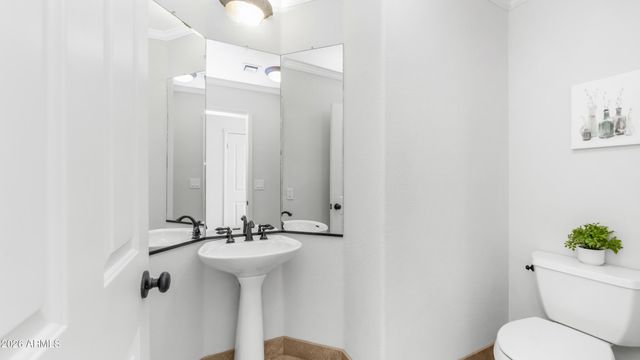 1467 E AMBERWOOD Drive, Phoenix, AZ 85048