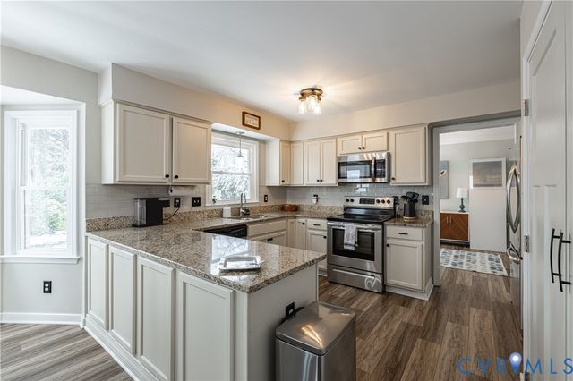 10709 New Trail Ct, Glen Allen, VA 23060