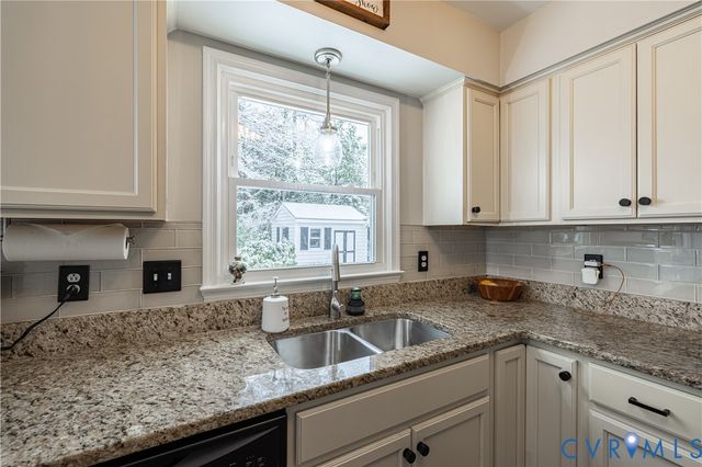 10709 New Trail Ct, Glen Allen, VA 23060