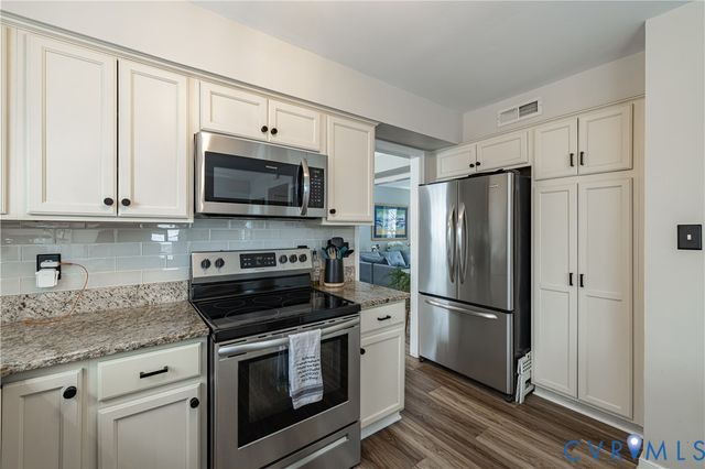 10709 New Trail Ct, Glen Allen, VA 23060