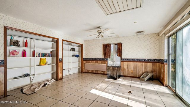 130 LAKEVIEW Way, Interlachen, FL 32148