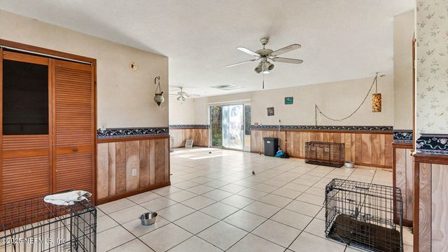 130 LAKEVIEW Way, Interlachen, FL 32148