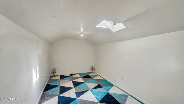 130 LAKEVIEW Way, Interlachen, FL 32148