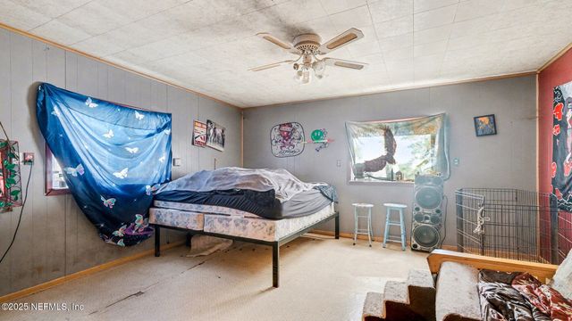 130 LAKEVIEW Way, Interlachen, FL 32148