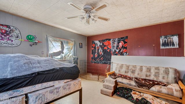 130 LAKEVIEW Way, Interlachen, FL 32148