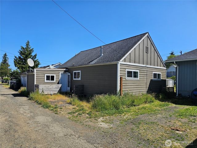 709 Monroe Street, Hoquiam, WA 98550