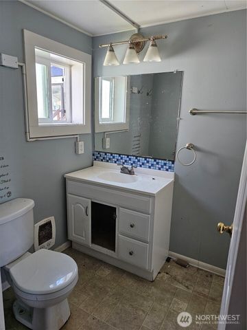 709 Monroe Street, Hoquiam, WA 98550