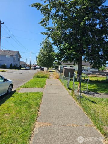 709 Monroe Street, Hoquiam, WA 98550