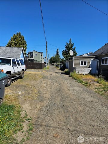709 Monroe Street, Hoquiam, WA 98550