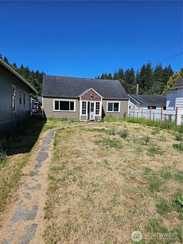 709 Monroe Street, Hoquiam, WA 98550