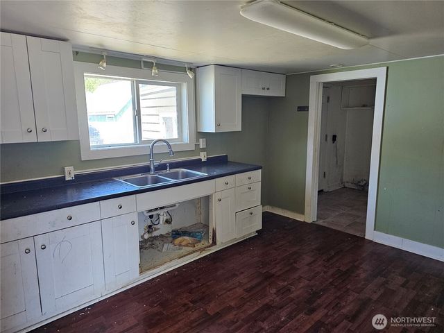 709 Monroe Street, Hoquiam, WA 98550