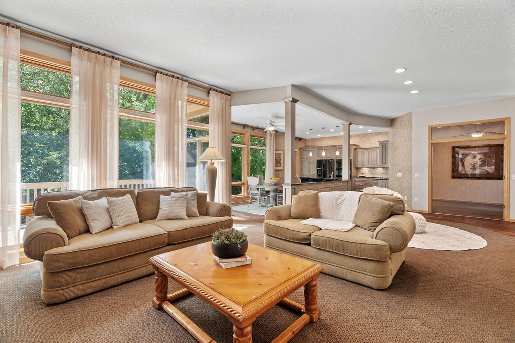 8975 Hunters Way, Apple Valley, MN 55124 — photo 5